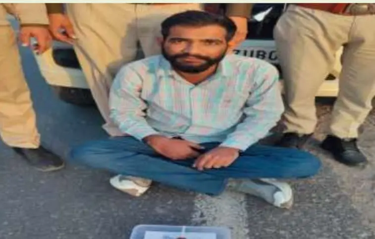 देशी पिस्टल व दो जिन्दा कारतूस सहित इसको किया गिरफ्तार