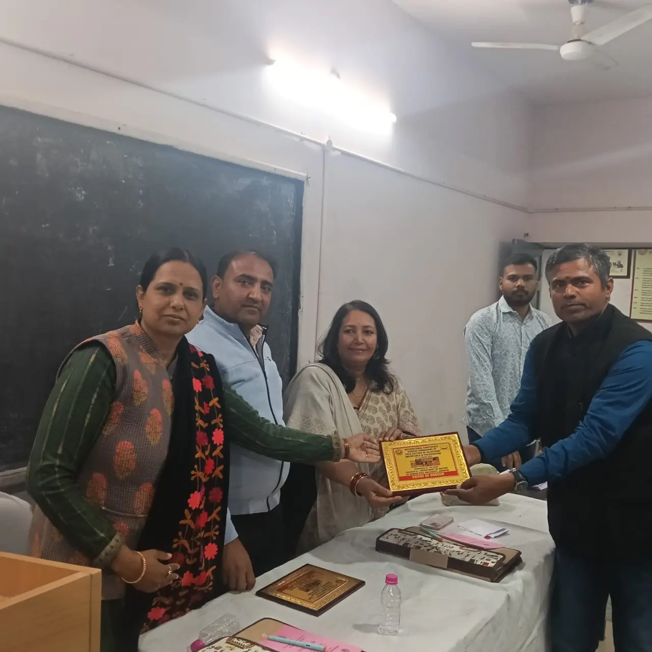 डॉ जगदीश ने अंतर्राष्ट्रीय सेमीनार में किया पत्र वाचन,देखे ख़बर