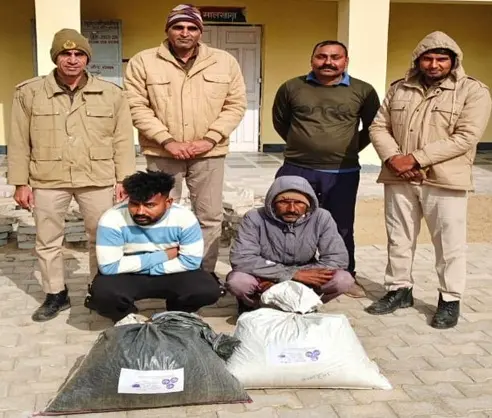 अवैध मादक पदार्थ सहित तीन को किया गिरफ्तार,कारें भी जब्त