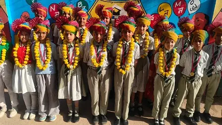‘अजय रत्नों’ ने गाड़े सफलता के झंडे: शत-प्रतिशत रहा 8वीं बोर्ड का परिणाम