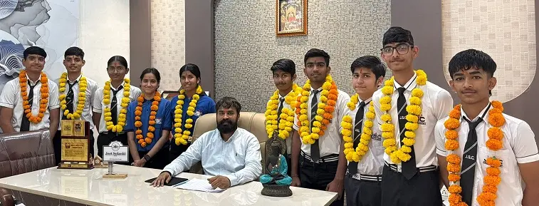 JSC संस्थान का 10वीं बोर्ड में ऐतिहासिक परिणाम,आधा दर्जन विद्यार्थियों ने 90% का आंकड़ा किया पार