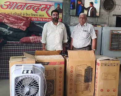 मरीजों को मिलेगी राहत, कोलकाता निवासी थानवी ने भेंट किए 4 कूलर
