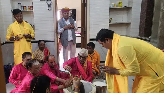 वैदिक मंत्रों से गूंजा ओझा सत्संग भवन,दिखी सामाजिक समरसता की झलक