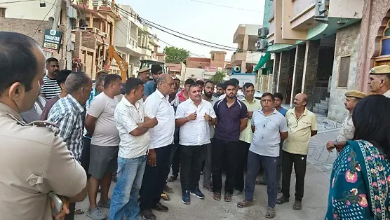 अतिक्रमण तोडऩे पहुंचा बीडीए का दल लौटा बैरंग