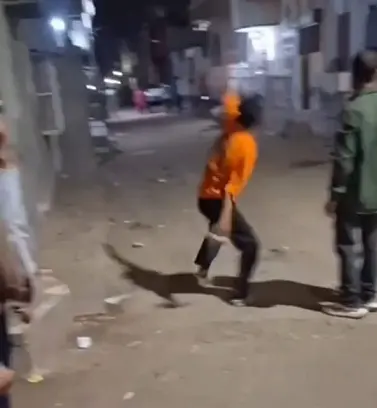 फड़बाजार में जमकर चले लाठी-भांटा,विडियो वायरल