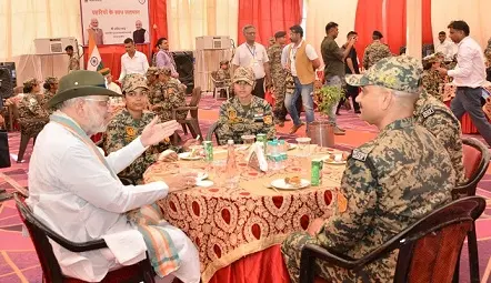 जवानों ने जिम्मेदारियों निभाई,पाकिस्तानियों को पीठ दिखाकर भागना पड़ा:शाह