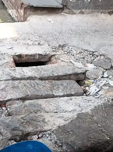 खुले नाले और टूटी सड़क से बड़े हादसे की आशंका, प्रशासन बेखबर