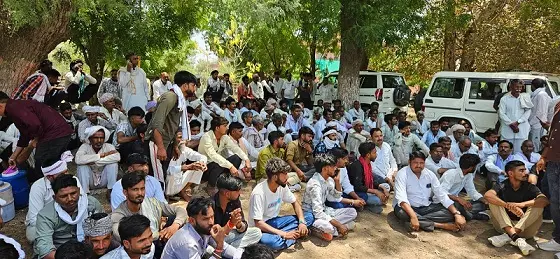 युवक के साथ निजी बस में की मारपीट कर फैंका,मौत के बाद बवाल