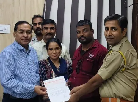 ठेका कर्मचारी संघ पंजीयन संबंधी पत्र सौंपा