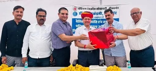 पब्लिक ट्रांसपोर्ट का उपयोग करने का संकल्प लेने की जरूरत