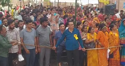 दिन भर चला दान पुण्य,लोगों ने रखा उपवास