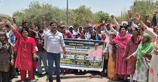 पंचायती राज कर्मचारियों ने दी जलसमाधि की चेतावनी