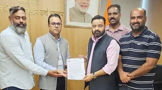 एमएनआरई में सोलर संगठनों का शांतिपूर्ण प्रदर्शन,बीकानेर एसोसिएशन ने दिया ज्ञापन