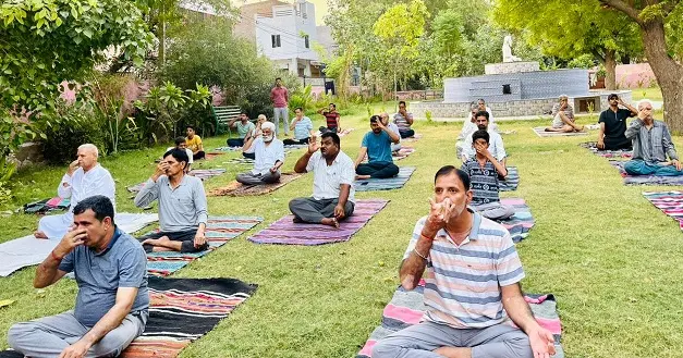 जवाहर पार्क में हुआ सामूहिक योगाभ्यास