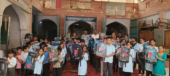 सेवा और शिक्षा का संगम: महावीर इंटरनेशनल ने बाँटी खुशियाँ