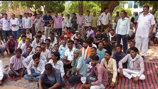 प्रसूता कमला को न्याय नहीं मिलने तक शव उठाने से इंकार