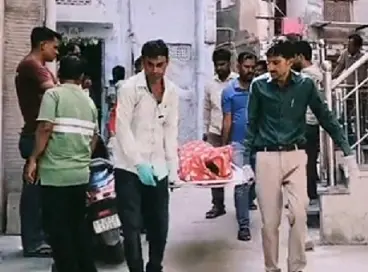 बड़ा बाजार में व्यक्ति का फंदे से लटका मिला शव