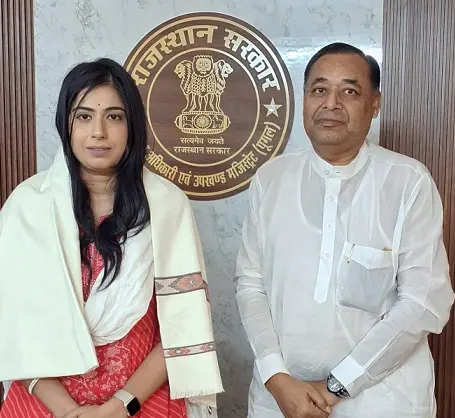 समाजसेवी बिश्नोई ने  एसडीएम दिव्या का शॉल ओढ़ाकर किया सम्मान