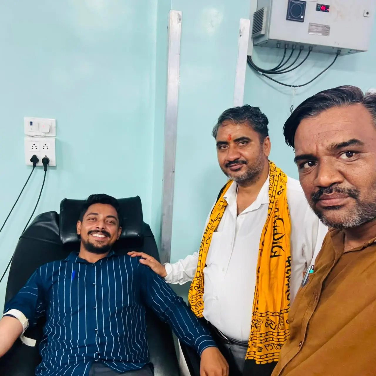 कैंसर से पीड़ित चार मरीजों के लिए रक्तवीरों ने किया रक्तदान