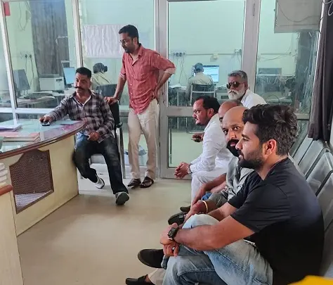 इन पूर्व पार्षदों को पुलिस ले गई थाने,जाने यह रहा कारण