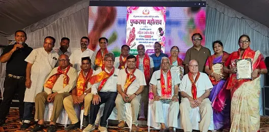 पत्रकार समाज का आईना है तो साहित्यकार सर्जनकर्ता