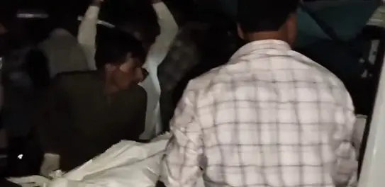 शिवबाड़ी रोड पर कार में मिला युवक का शव