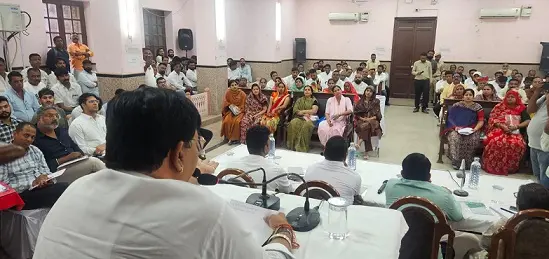 शांतिपूर्ण साधारण सभा में शहर के विकास पर लिया एकजुटता का संकल्प